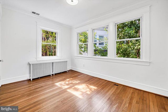 3001 MCKINLEY ST NW, Washington, DC 20015