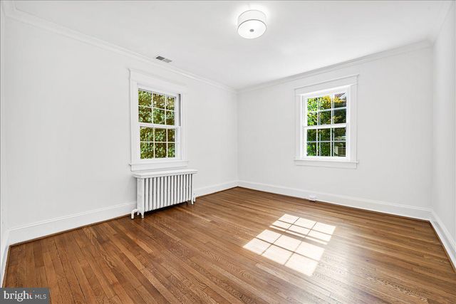 3001 MCKINLEY ST NW, Washington, DC 20015