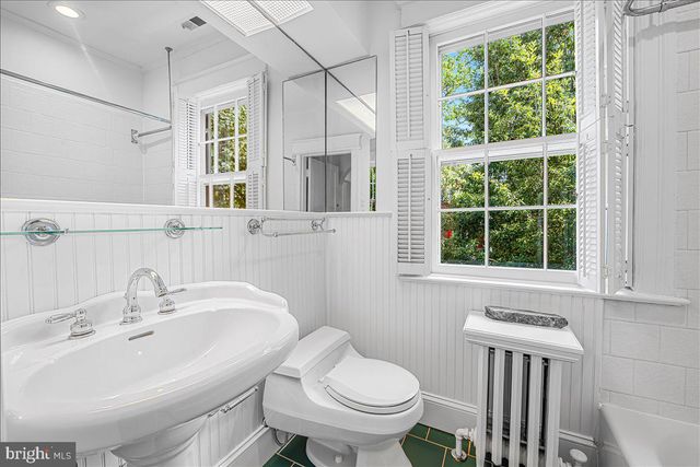 3001 MCKINLEY ST NW, Washington, DC 20015