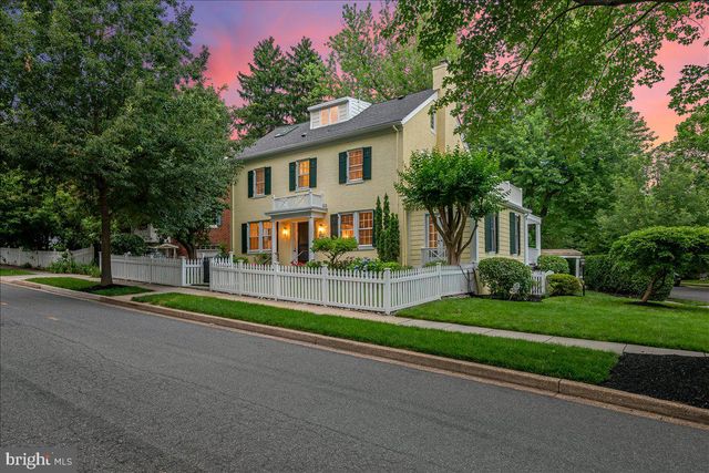 3001 MCKINLEY ST NW, Washington, DC 20015