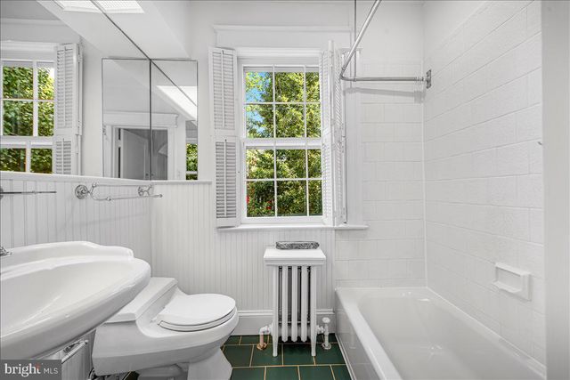 3001 MCKINLEY ST NW, Washington, DC 20015