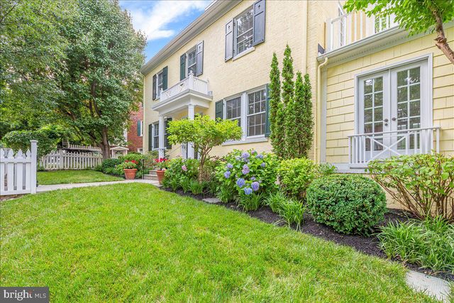 3001 MCKINLEY ST NW, Washington, DC 20015