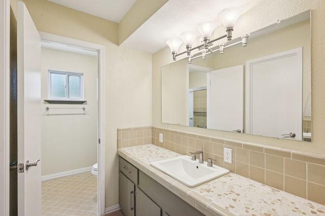 13640 Spring Grove Avenue, Dallas, TX 75240