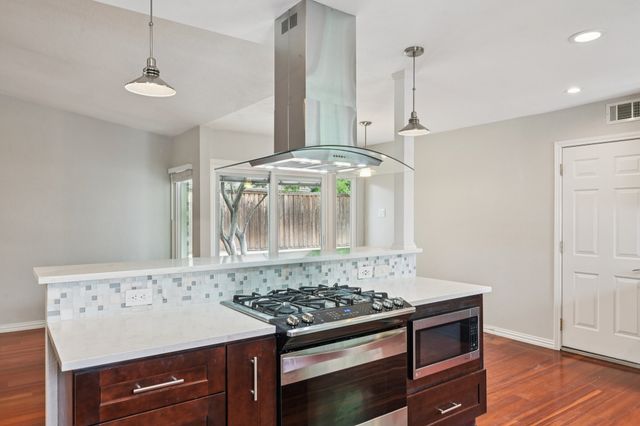 13640 Spring Grove Avenue, Dallas, TX 75240