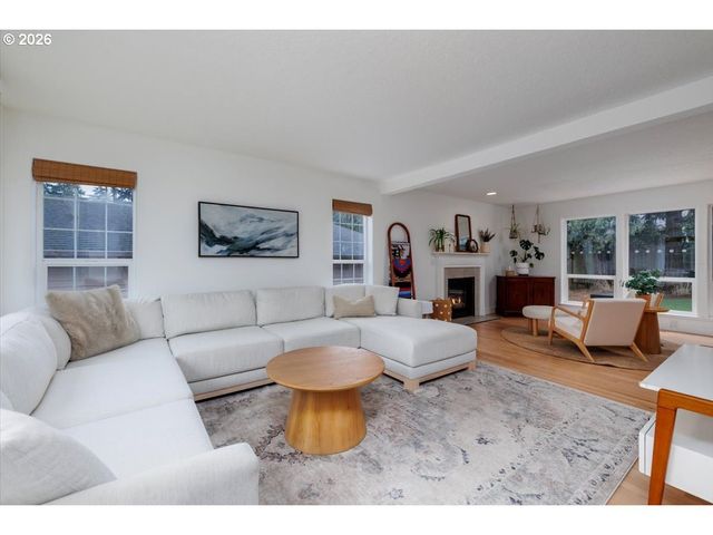 36745 ELDRIDGE Dr, Sandy, OR 97055