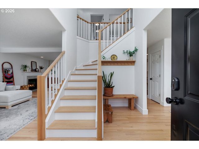 36745 ELDRIDGE Dr, Sandy, OR 97055