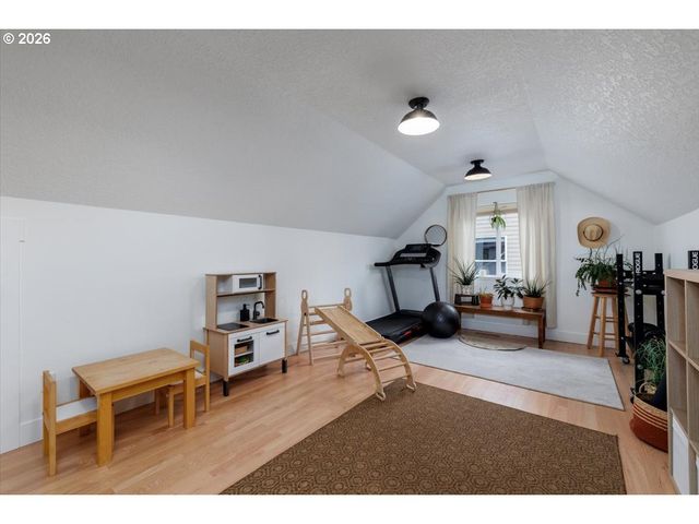 36745 ELDRIDGE Dr, Sandy, OR 97055