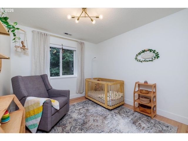 36745 ELDRIDGE Dr, Sandy, OR 97055