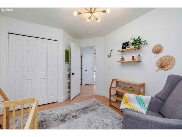 36745 ELDRIDGE Dr, Sandy, OR 97055