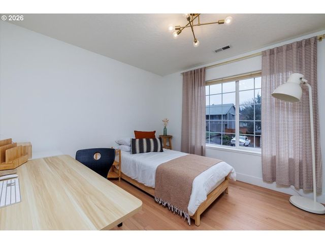 36745 ELDRIDGE Dr, Sandy, OR 97055