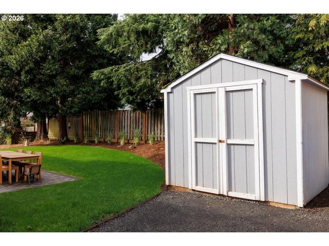 36745 ELDRIDGE Dr, Sandy, OR 97055