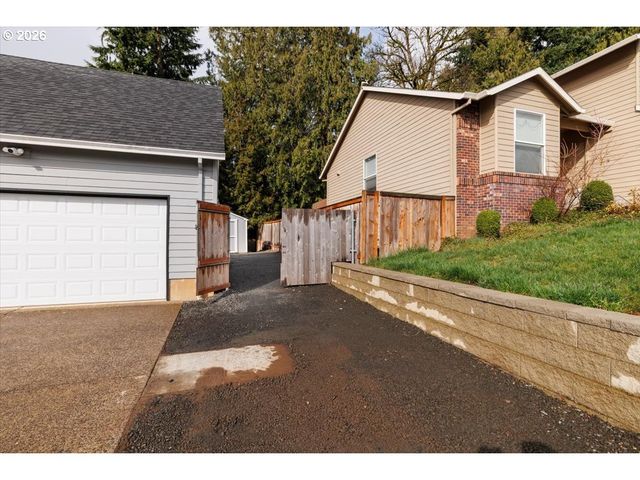 36745 ELDRIDGE Dr, Sandy, OR 97055