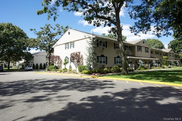 280 Bellmore Avenue 36, East Islip, NY 11730