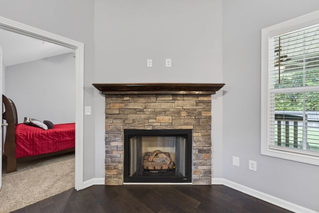 1489 Fredrick Dr, Clarksville, TN 37042