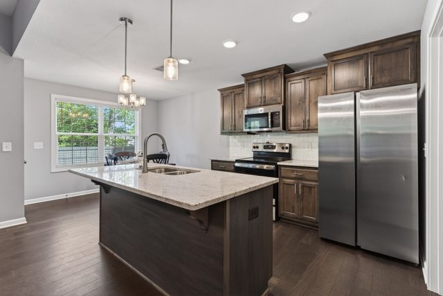 1489 Fredrick Dr, Clarksville, TN 37042
