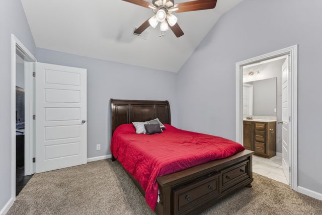 1489 Fredrick Dr, Clarksville, TN 37042