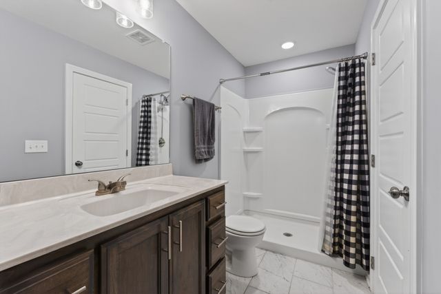 1489 Fredrick Dr, Clarksville, TN 37042