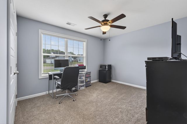 1489 Fredrick Dr, Clarksville, TN 37042