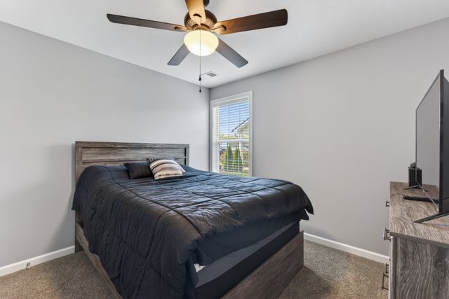 1489 Fredrick Dr, Clarksville, TN 37042