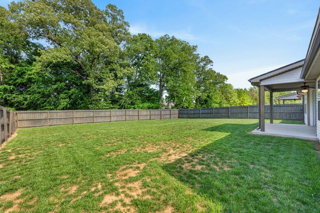 1489 Fredrick Dr, Clarksville, TN 37042