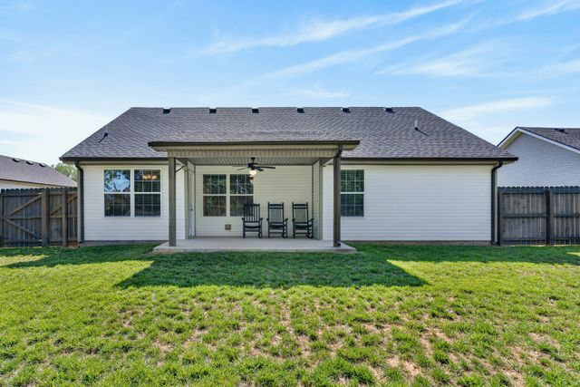 1489 Fredrick Dr, Clarksville, TN 37042