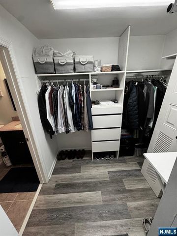 807 Sassafras Court, Mahwah, NJ 07430