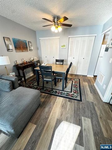 807 Sassafras Court, Mahwah, NJ 07430