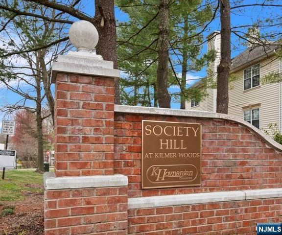 807 Sassafras Court, Mahwah, NJ 07430