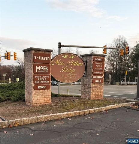 807 Sassafras Court, Mahwah, NJ 07430