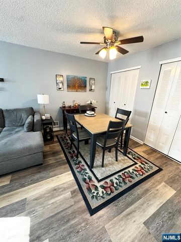 807 Sassafras Court, Mahwah, NJ 07430