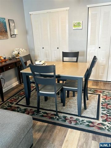 807 Sassafras Court, Mahwah, NJ 07430