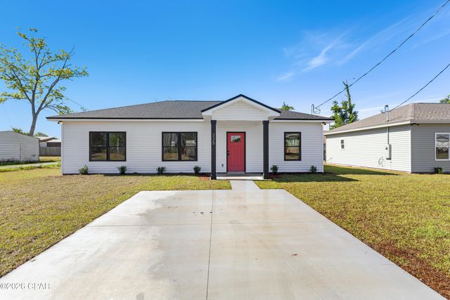 225 W 13th Street, Panama City, FL 32401