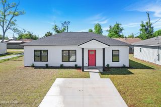225 W 13th Street, Panama City, FL 32401