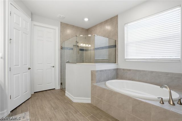 28040 Seasons Tide AVE, Bonita Springs, FL 34135