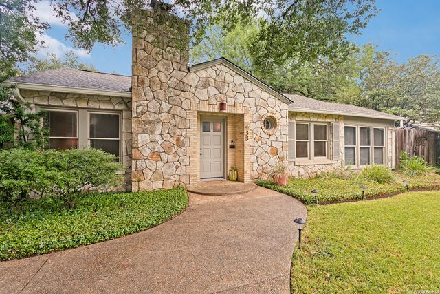 438 PASEO ENCINAL ST, Olmos Park, TX 78212
