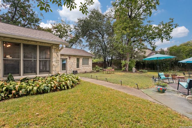 438 PASEO ENCINAL ST, Olmos Park, TX 78212