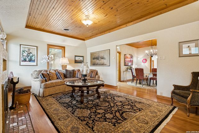 438 PASEO ENCINAL ST, Olmos Park, TX 78212