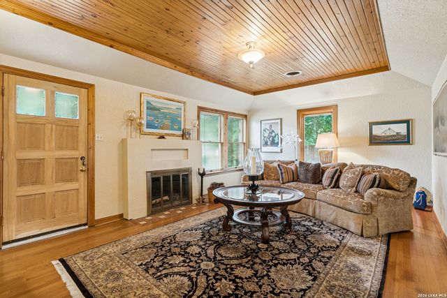 438 PASEO ENCINAL ST, Olmos Park, TX 78212