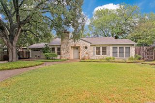 438 PASEO ENCINAL ST, Olmos Park, TX 78212