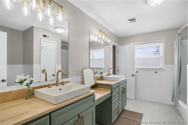 1835 Greenhills Drive, Madison, IN 47250