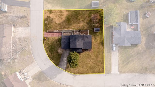 1835 Greenhills Drive, Madison, IN 47250