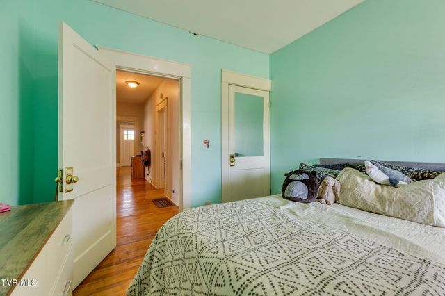 302 Daytona Place, Elizabethton, TN 37643