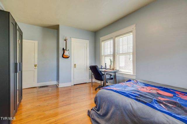 302 Daytona Place, Elizabethton, TN 37643