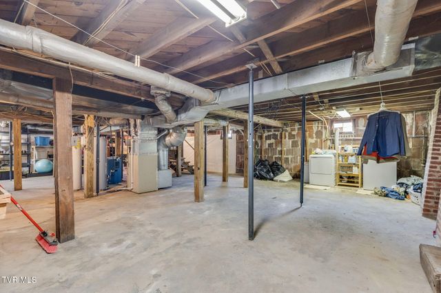 302 Daytona Place, Elizabethton, TN 37643