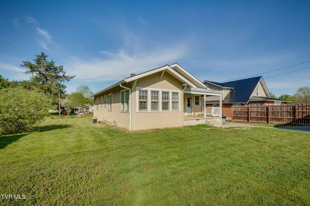 302 Daytona Place, Elizabethton, TN 37643