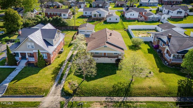 302 Daytona Place, Elizabethton, TN 37643