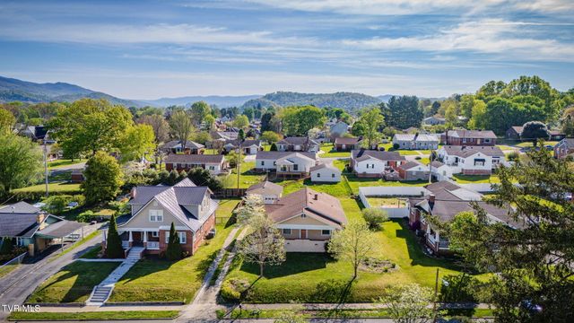 302 Daytona Place, Elizabethton, TN 37643