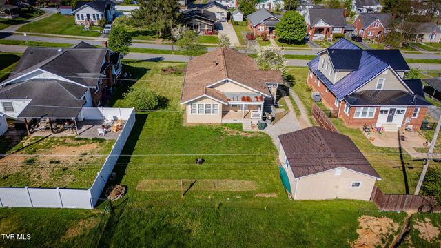 302 Daytona Place, Elizabethton, TN 37643