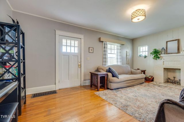 302 Daytona Place, Elizabethton, TN 37643