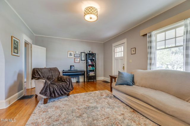 302 Daytona Place, Elizabethton, TN 37643